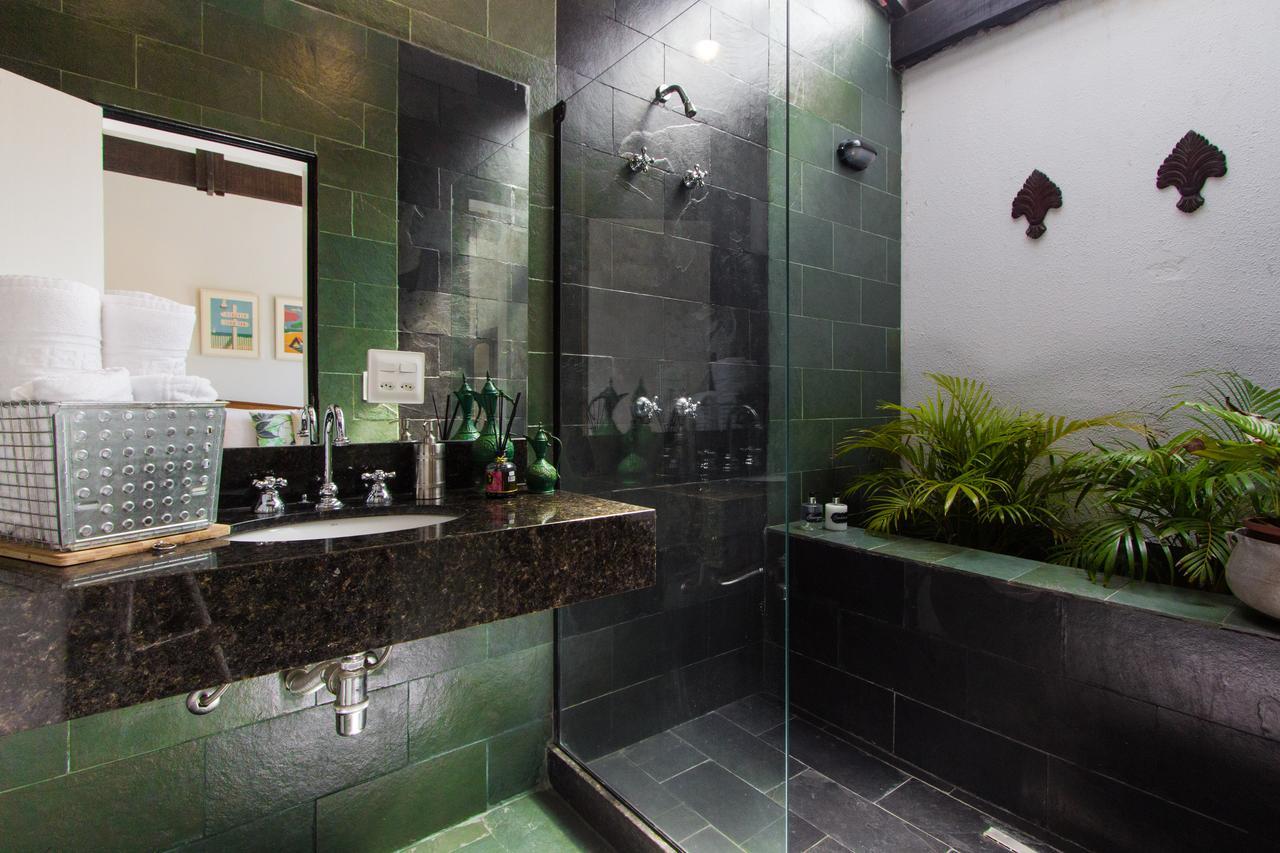 Acomodação com café da manhã  Discovery Suites Rio